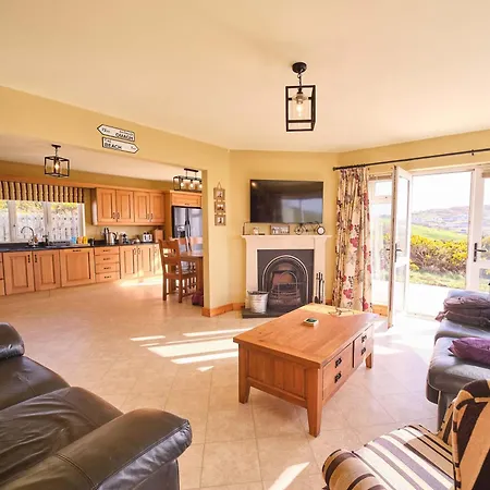 別荘 4 Bedroom House By Travel Lets Self Catering Near