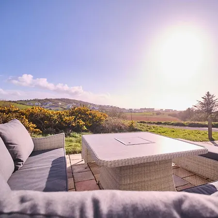 4 Bedroom House By Travel Lets Self Catering Near * ロスナウラー