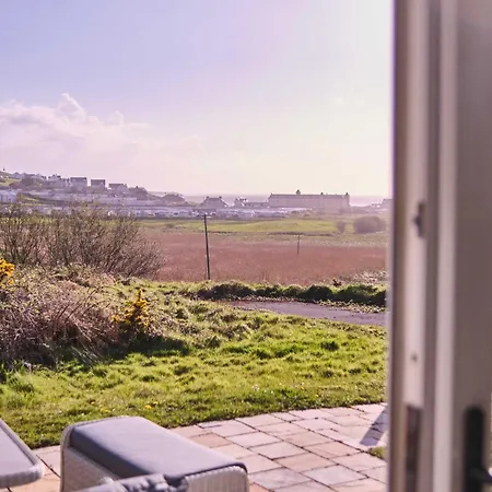 別荘 4 Bedroom House By Travel Lets Self Catering Near