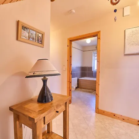 4 Bedroom House By Travel Lets Self Catering Near *