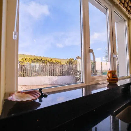 4 Bedroom House By Travel Lets Self Catering Near 別荘 ロスナウラー