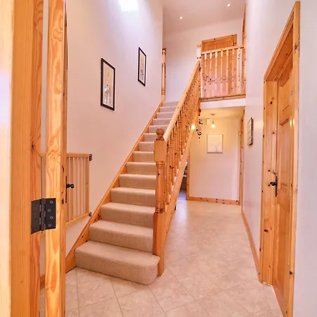別荘 4 Bedroom House By Travel Lets Self Catering Near ロスナウラー
