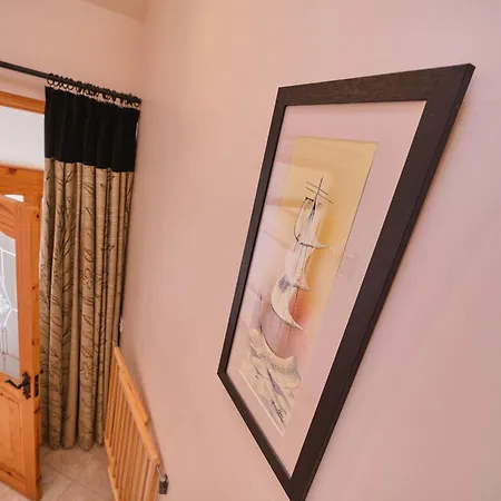 4 Bedroom House By Travel Lets Self Catering Near 別荘 ロスナウラー