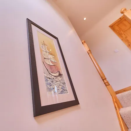 別荘 4 Bedroom House By Travel Lets Self Catering Near *