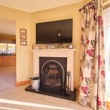4 Bedroom House By Travel Lets Self Catering Near