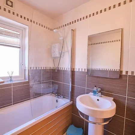 別荘 4 Bedroom House By Travel Lets Self Catering Near